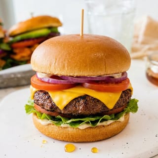 1/2 Lb Cheeseburger